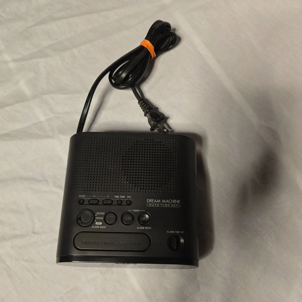Vintage Sony Dream Machine FM/AM Alarm Clock Radio Model ICF-C218 Tested & Works